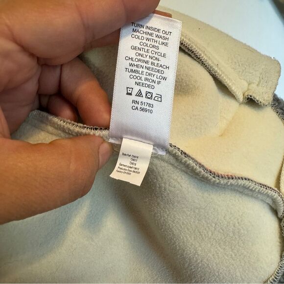 Maurices White Gray Pink Plaid Sherpa Jacket Coat, Size M - Picture 9 of 9